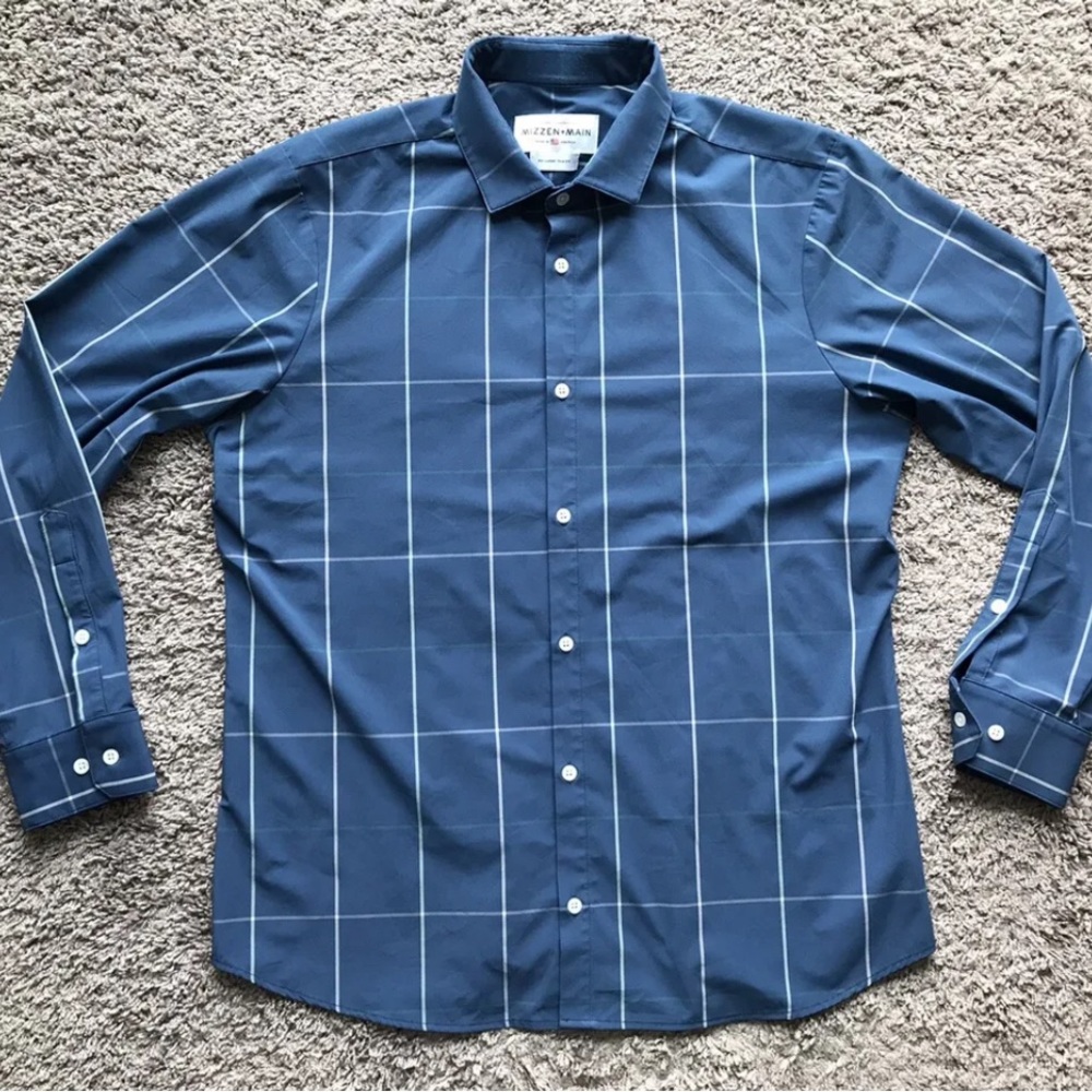 Men’s Mizzen+Main Leeward dress shirt sized XXL trim fit.